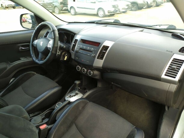 Peugeot 4007, 2010 г.