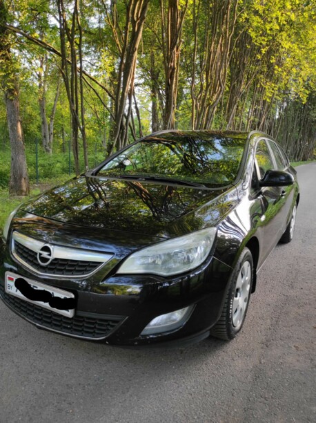 Opel Astra J, 2010 г.