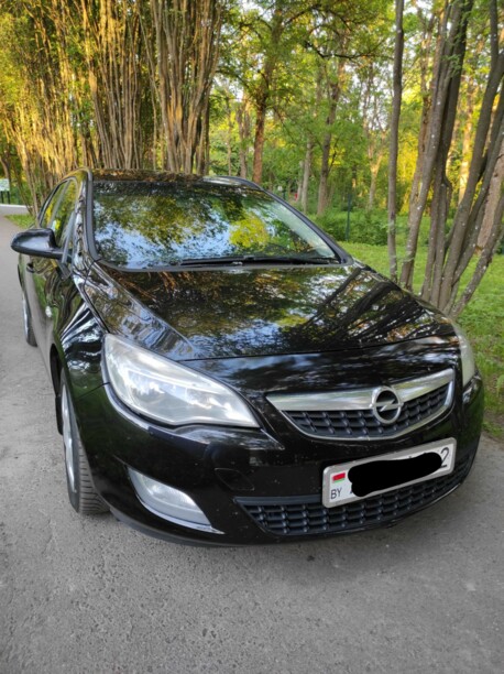 Opel Astra J, 2010 г.