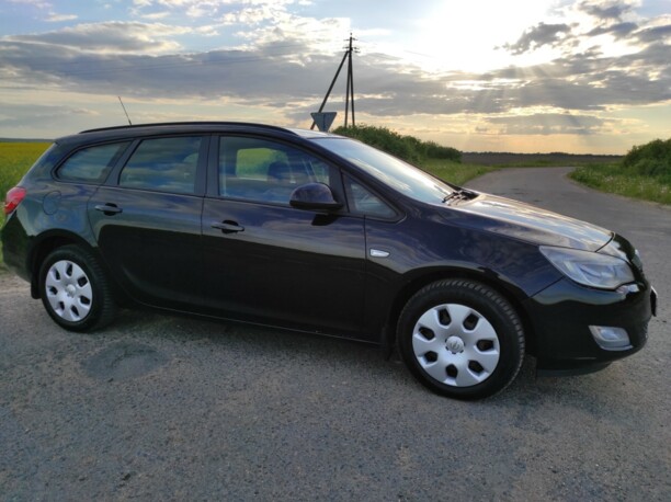 Opel Astra J, 2010 г.
