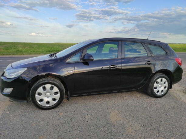 Opel Astra J, 2010 г.