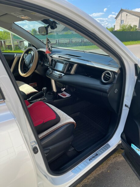 Toyota RAV4 IV (XA40), 5 мест, 2014 г.