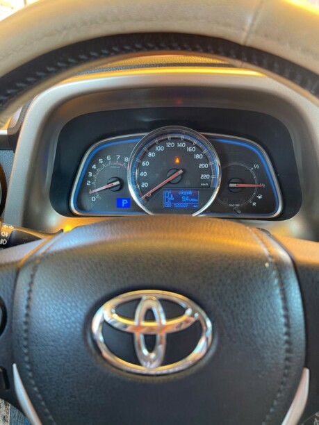 Toyota RAV4 IV (XA40), 5 мест, 2014 г.