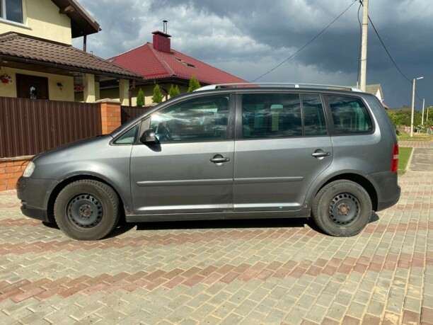 Volkswagen Touran I, 5 мест, 2004 г.