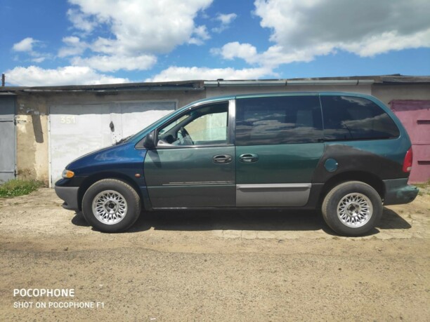 Chrysler Voyager III, 7 мест, 2000 г.