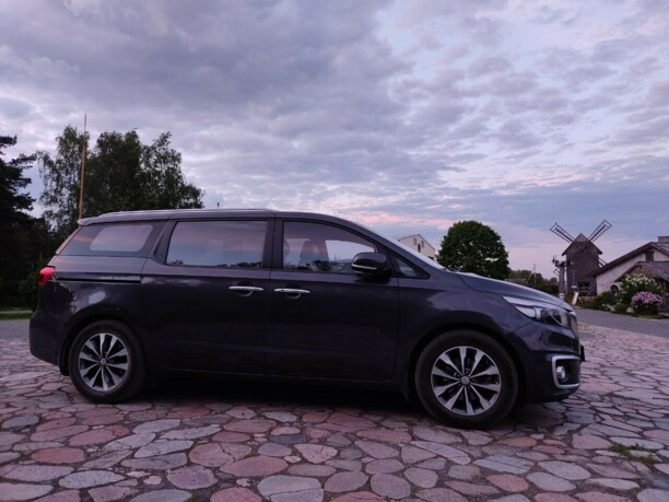 Kia Carnival III, 7 мест, 2016 г.