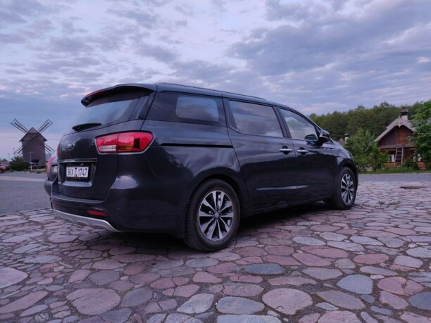 Kia Carnival III, 7 мест, 2016 г.