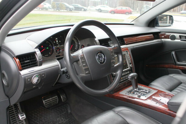 Volkswagen Phaeton I · 2-й рестайлинг, 2010 г.