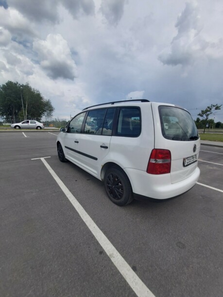 Volkswagen Touran I, 5 мест, 2003 г.