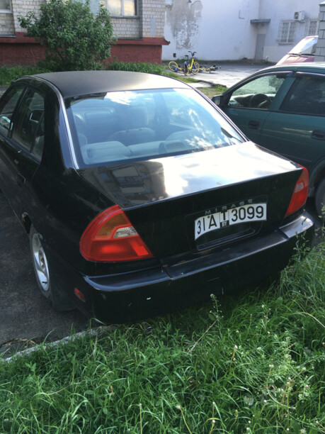 Mitsubishi Mirage V, 2000 г.