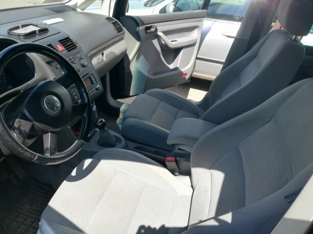 Volkswagen Touran I, 7 мест, 2005 г.