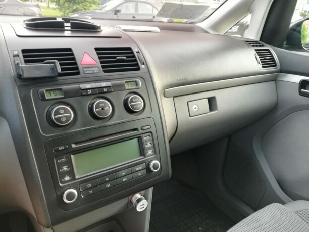 Volkswagen Touran I, 7 мест, 2005 г.