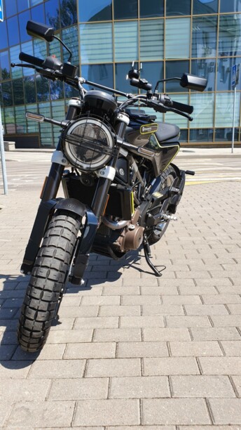 Husqvarna Vitpilen Svartpilen 401, 2018 г.