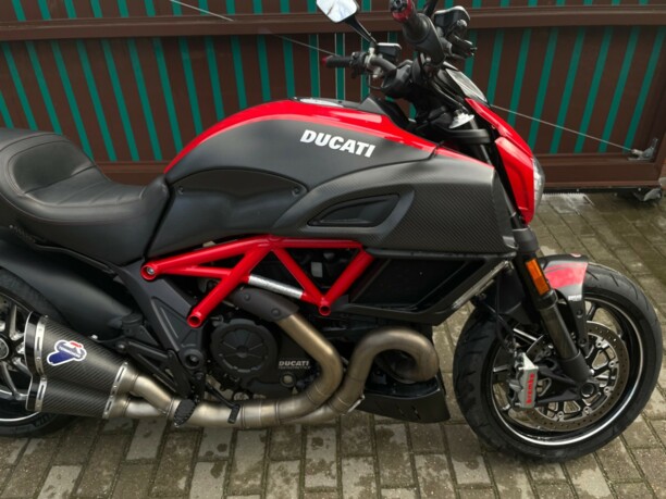Ducati Diavel Carbon, 2015 г.