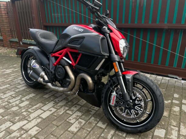 Ducati Diavel Carbon, 2015 г.
