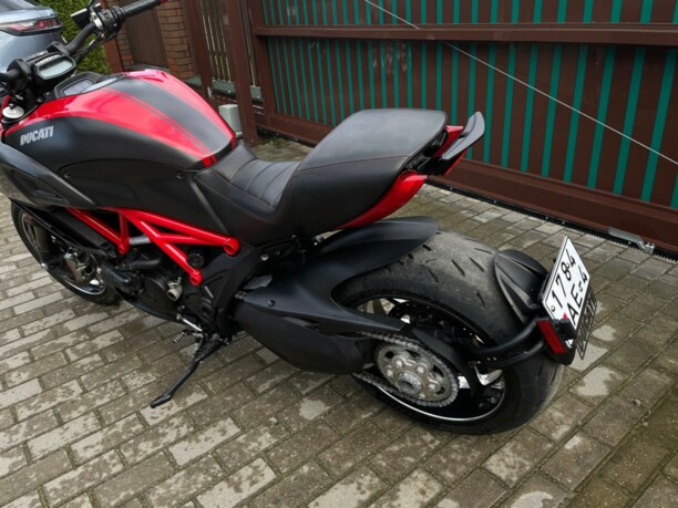 Ducati Diavel Carbon, 2015 г.