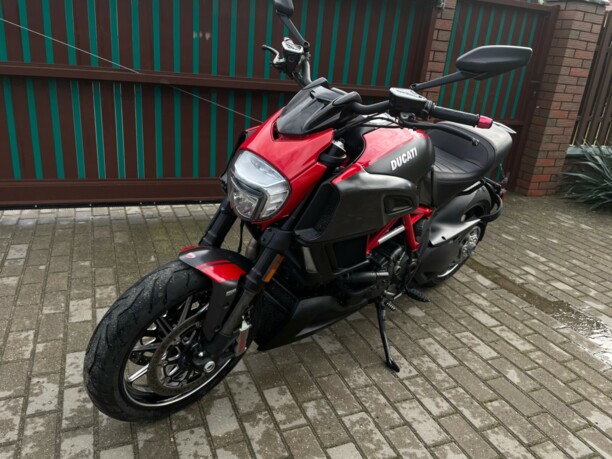 Ducati Diavel Carbon, 2015 г.