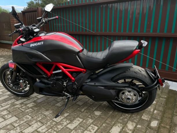Ducati Diavel Carbon, 2015 г.