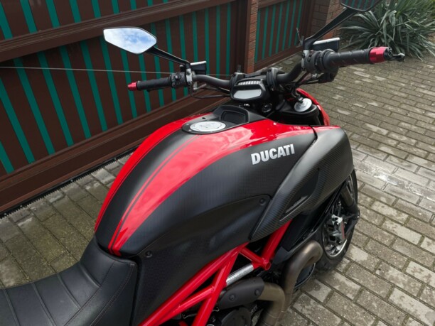 Ducati Diavel Carbon, 2015 г.