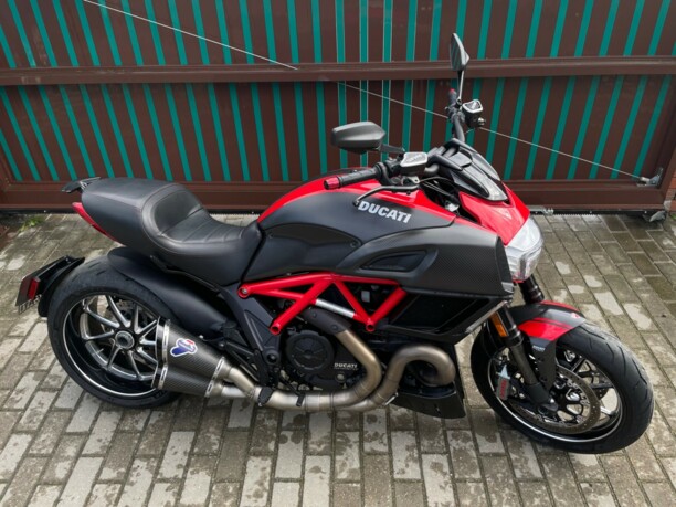 Ducati Diavel Carbon, 2015 г.