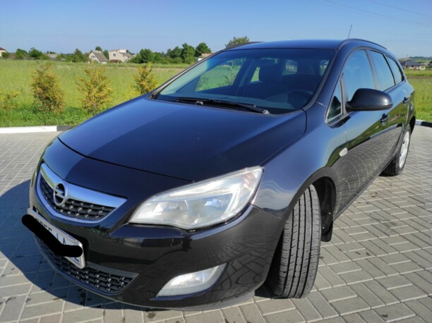Opel Astra J, 2010 г.