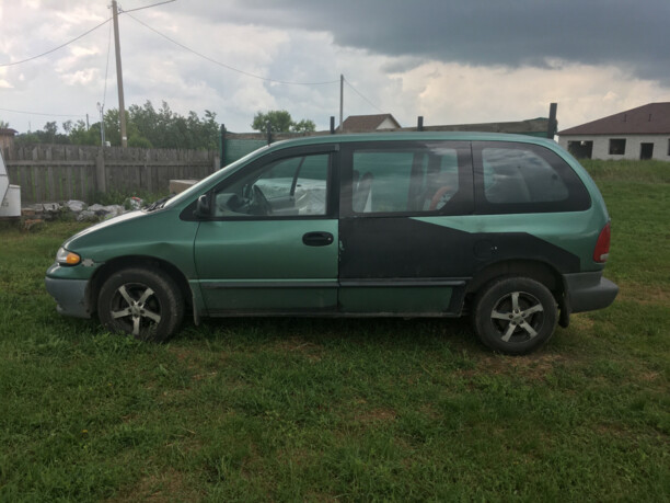 Plymouth Voyager III, 7 мест, 1999 г.