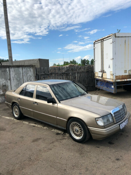 Mercedes-Benz E-Класс W124, S124, C124, A124, 1987 г.