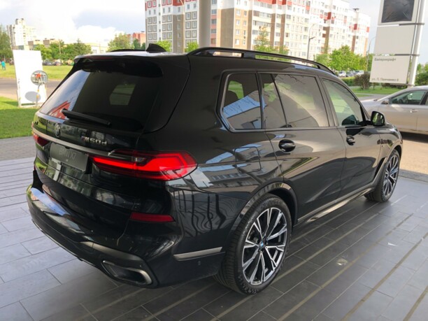 BMW X7, 7 мест, 2020 г.