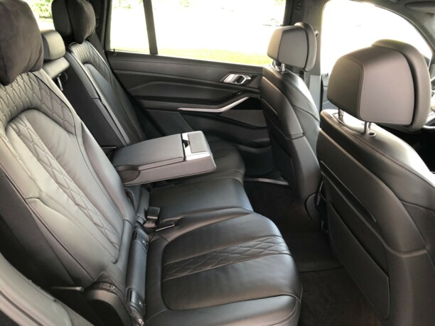 BMW X7, 7 мест, 2020 г.