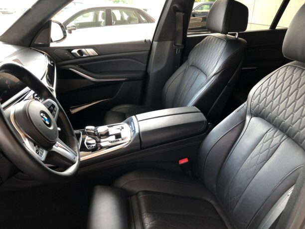 BMW X7, 7 мест, 2020 г.