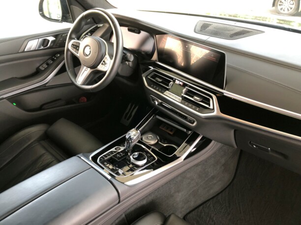 BMW X7, 7 мест, 2020 г.