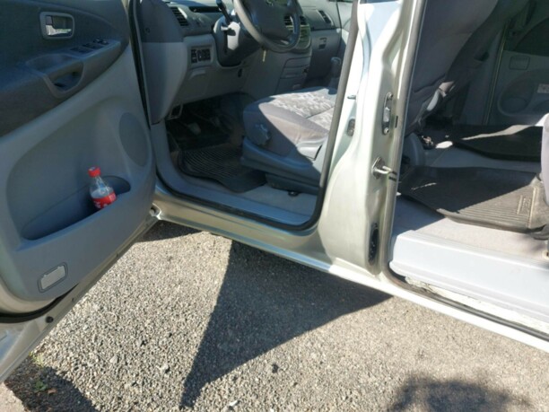 Toyota Previa II (XR30, XR40), 7 мест, 2001 г.