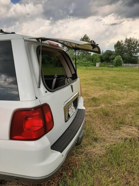 Lincoln Navigator II, 7 мест, 2003 г.