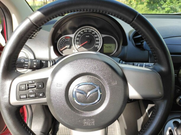 Mazda 2 II · Рестайлинг, 2011 г.