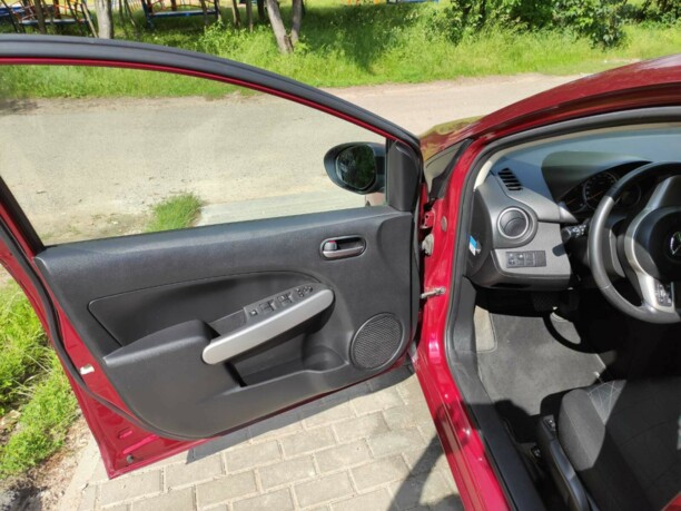 Mazda 2 II · Рестайлинг, 2011 г.