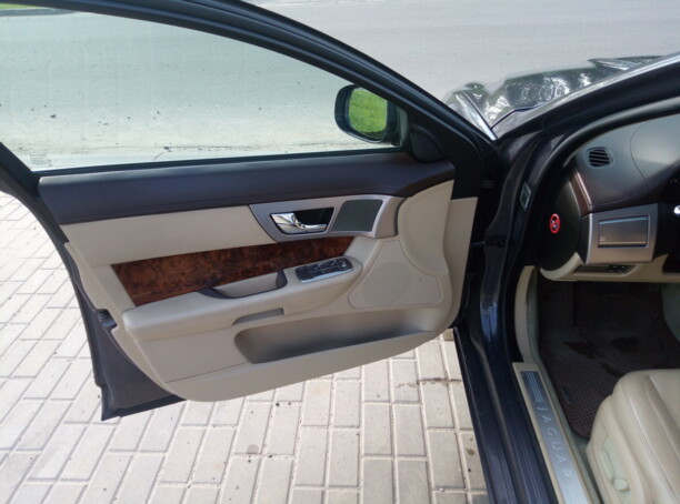 Jaguar XF X250, 2009 г.