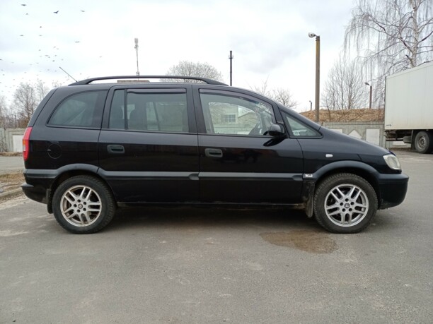 Opel Zafira A, 7 мест, 2002 г.
