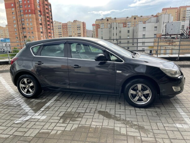 Opel Astra J, 2010 г.