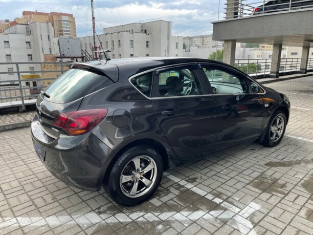 Opel Astra J, 2010 г.