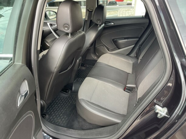 Opel Astra J, 2010 г.