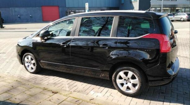 Peugeot 5008 I · Рестайлинг, 7 мест, 2016 г.