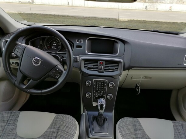 Volvo V40 II · Рестайлинг, 2018 г.