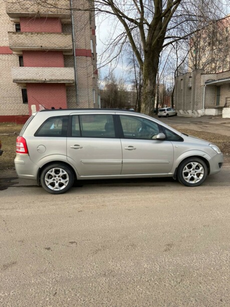 Opel Zafira B · Рестайлинг, 7 мест, 2009 г.