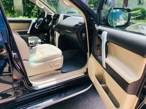 Toyota Land Cruiser Prado J150, 7 мест, 2009 г.