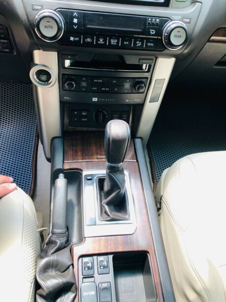 Toyota Land Cruiser Prado J150, 7 мест, 2009 г.