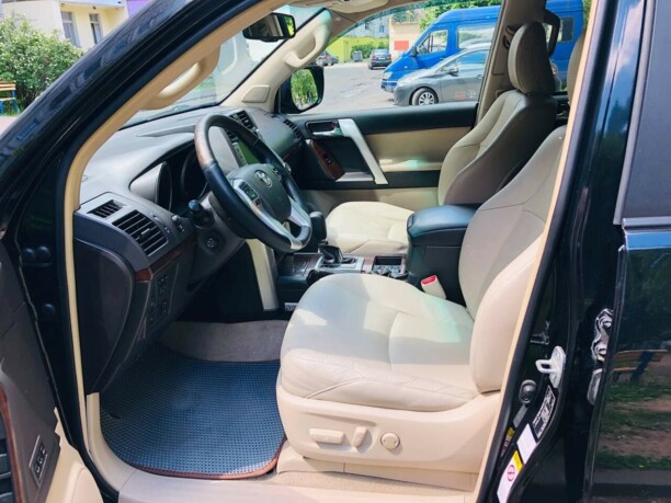 Toyota Land Cruiser Prado J150, 7 мест, 2009 г.