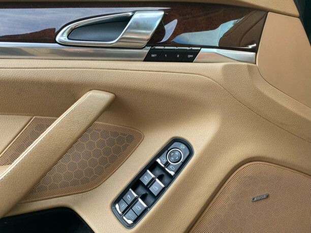 Porsche Panamera 970, 2011 г.