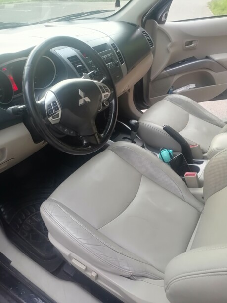 Mitsubishi Outlander XL, 7 мест, 2007 г.