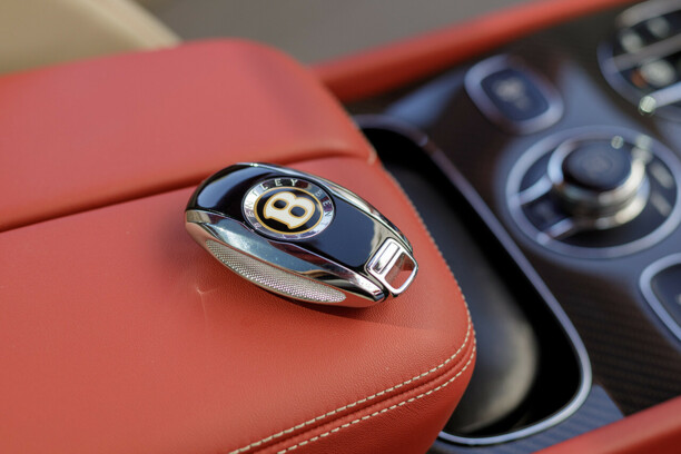 Bentley Bentayga, 2019 г.