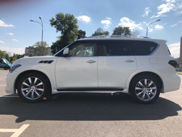 Infiniti QX56 II, 7 мест, 2012 г.